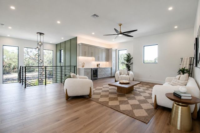 2121 CLEMATIS COURT, Sarasota, FL 34239