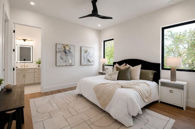 2121 CLEMATIS COURT, Sarasota, FL 34239