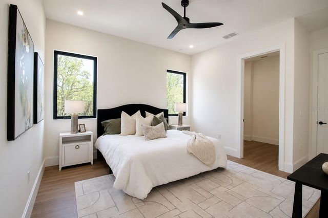 2121 CLEMATIS COURT, Sarasota, FL 34239