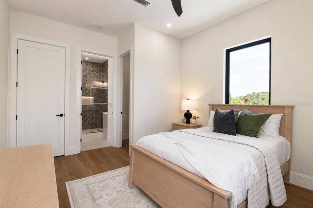 2121 CLEMATIS COURT, Sarasota, FL 34239