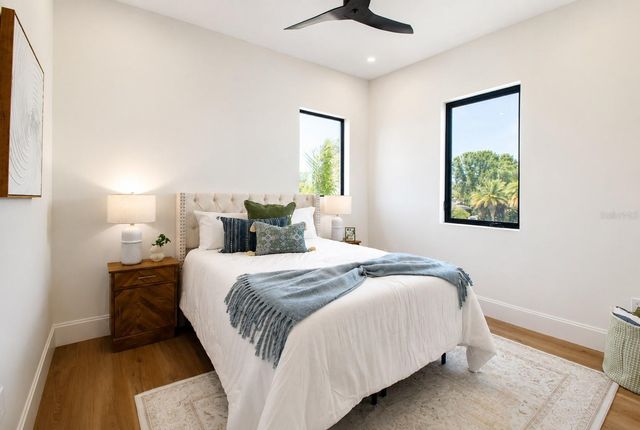 2121 CLEMATIS COURT, Sarasota, FL 34239