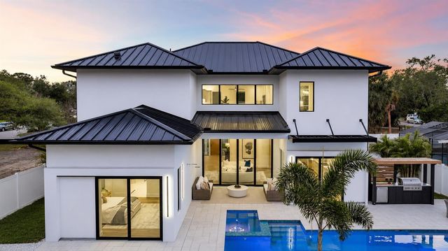 2121 CLEMATIS COURT, Sarasota, FL 34239