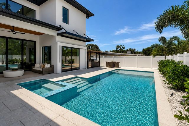 2121 CLEMATIS COURT, Sarasota, FL 34239