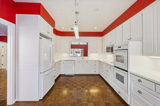 22 One Main Place, Benbrook, TX 76126