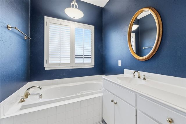 22 One Main Place, Benbrook, TX 76126