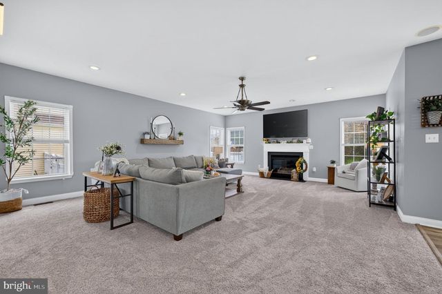 28 CANYON DR, Berlin, NJ 08009