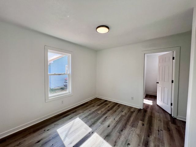 813 Curtis St, Paris, TN 38242