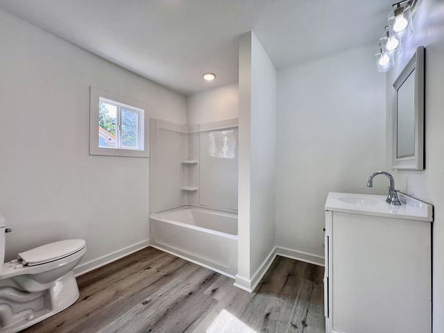 813 Curtis St, Paris, TN 38242