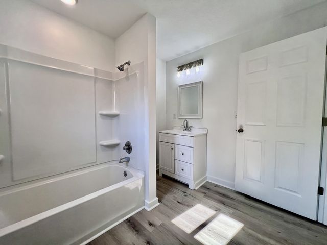 813 Curtis St, Paris, TN 38242