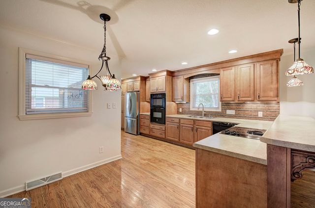 18 Jones Mill Place, Cartersville, GA 30120