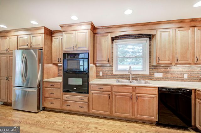 18 Jones Mill Place, Cartersville, GA 30120
