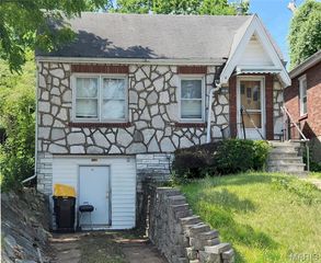 6930 Glenmore Avenue, Velda Village, MO 63121