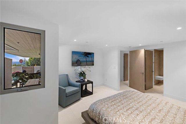 200 Alta Vista Way B, Laguna Beach, CA 92651