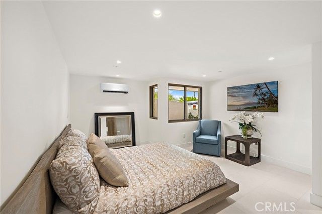 200 Alta Vista Way B, Laguna Beach, CA 92651