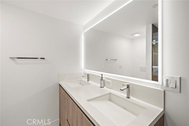 200 Alta Vista Way B, Laguna Beach, CA 92651