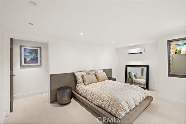 200 Alta Vista Way B, Laguna Beach, CA 92651