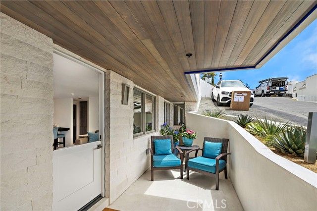 200 Alta Vista Way B, Laguna Beach, CA 92651