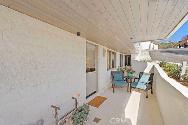 200 Alta Vista Way B, Laguna Beach, CA 92651