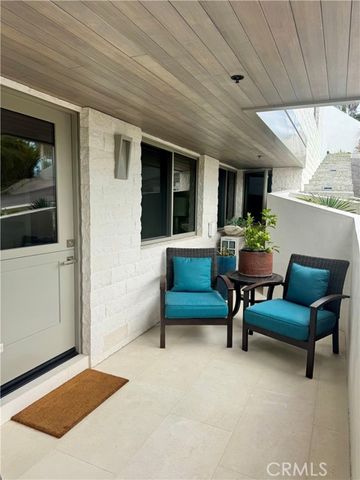 200 Alta Vista Way B, Laguna Beach, CA 92651