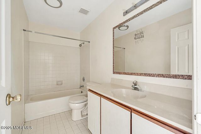 7 Stuart Drive 5, Freehold, NJ 07728