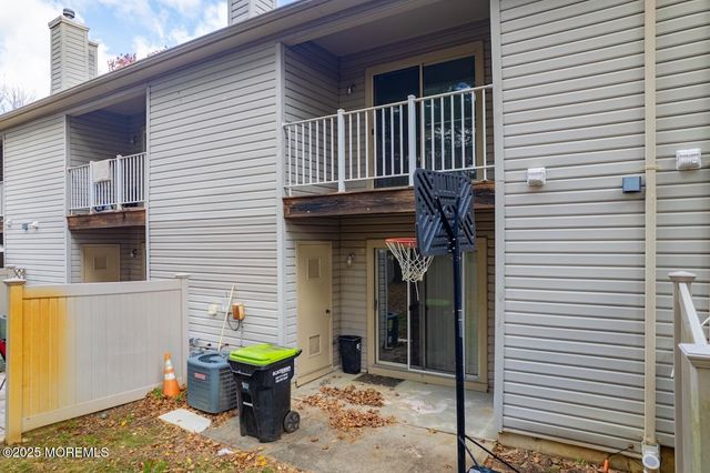 7 Stuart Drive 5, Freehold, NJ 07728