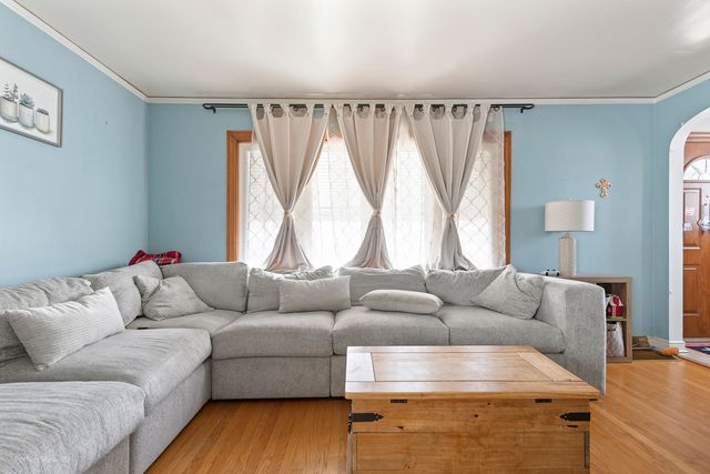 10833 S Avenue M, Chicago, IL 60617