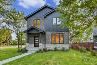 5604 S 7th Avenue, Countryside, IL 60525
