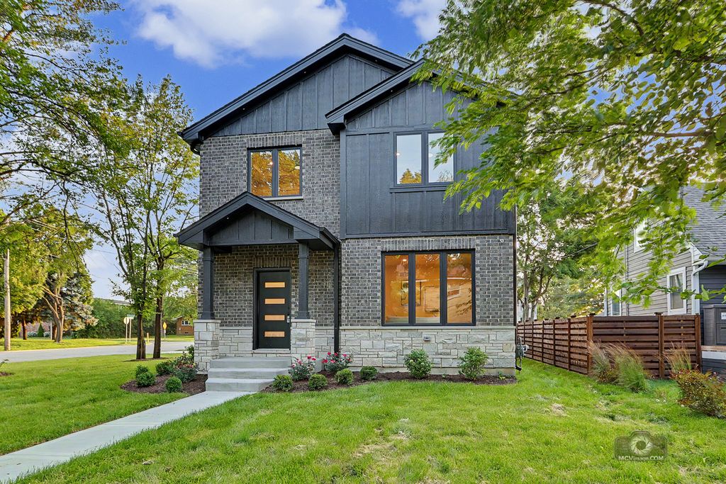 5604 S 7th Avenue, Countryside, IL 60525