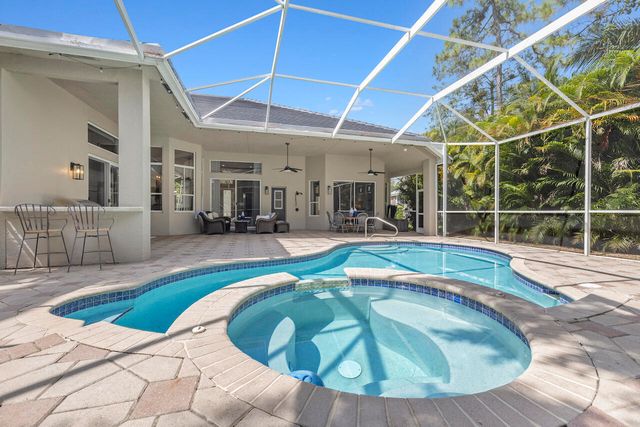 856 Forest Glen Lane, Wellington, FL 33414