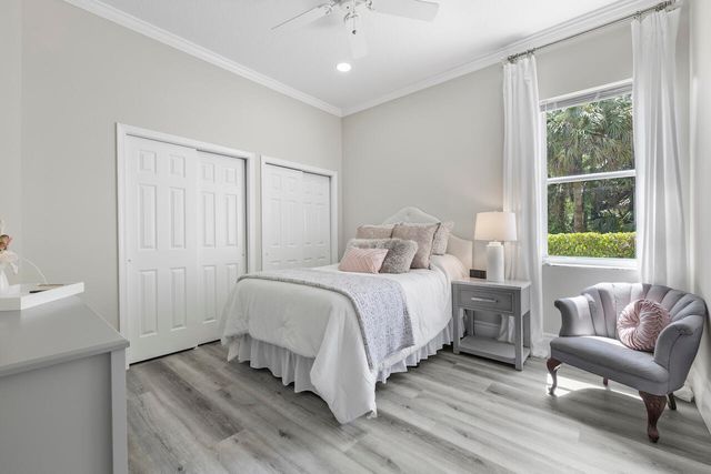 856 Forest Glen Lane, Wellington, FL 33414
