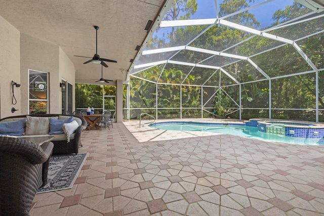 856 Forest Glen Lane, Wellington, FL 33414