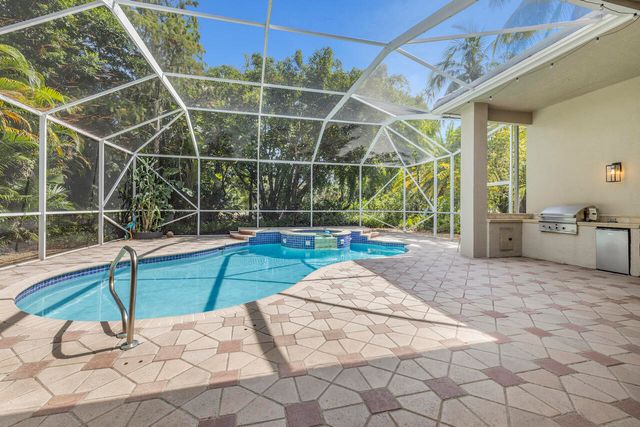856 Forest Glen Lane, Wellington, FL 33414