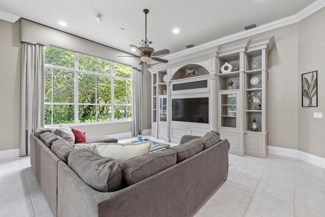 856 Forest Glen Lane, Wellington, FL 33414