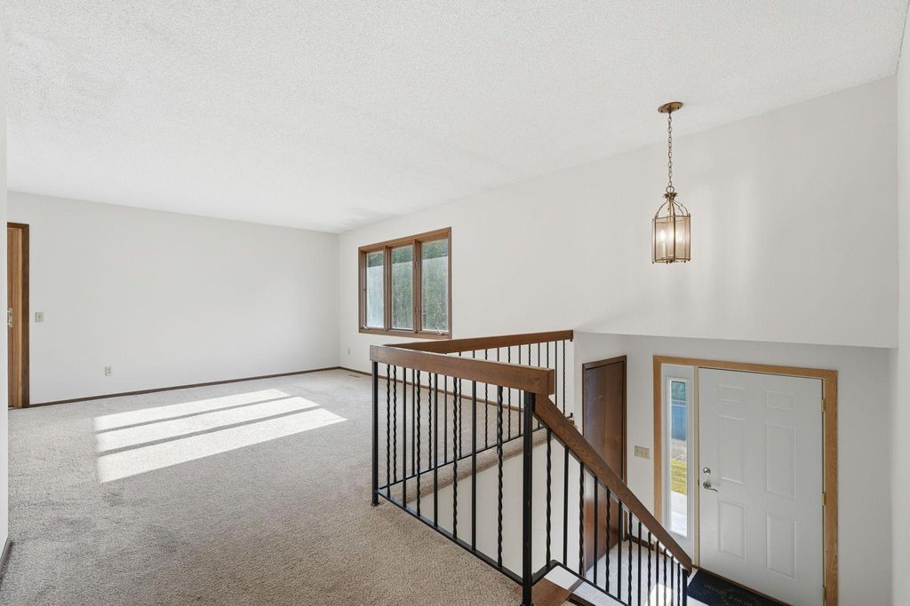14708 Embry Path, Apple Valley, MN 55124 — photo 4