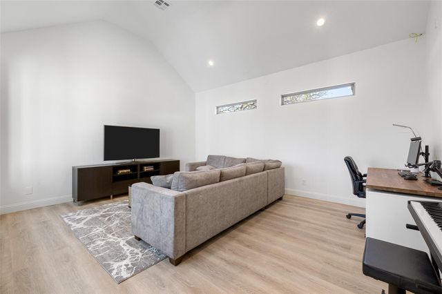 1017 S Quinlan Park RD, Austin, TX 78732