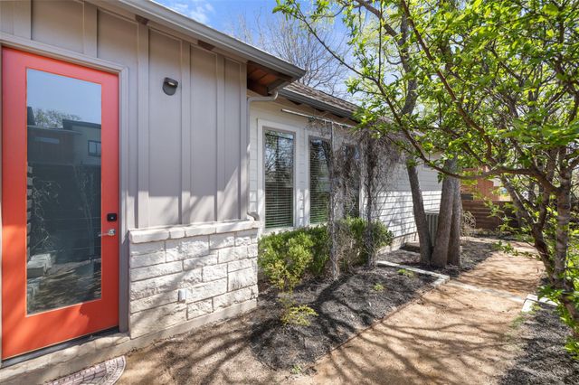 1017 S Quinlan Park RD, Austin, TX 78732