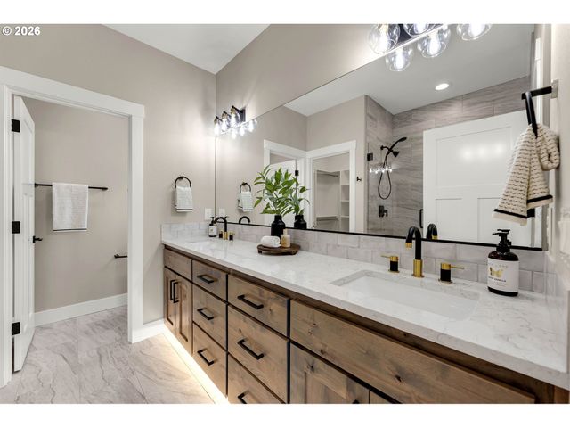 814 Se 35TH St, Battle Ground, WA 98604