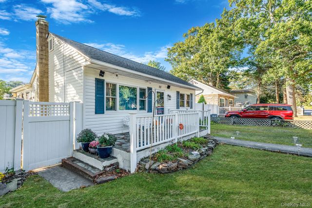 32 Pine Tree Drive, Shirley, NY 11967