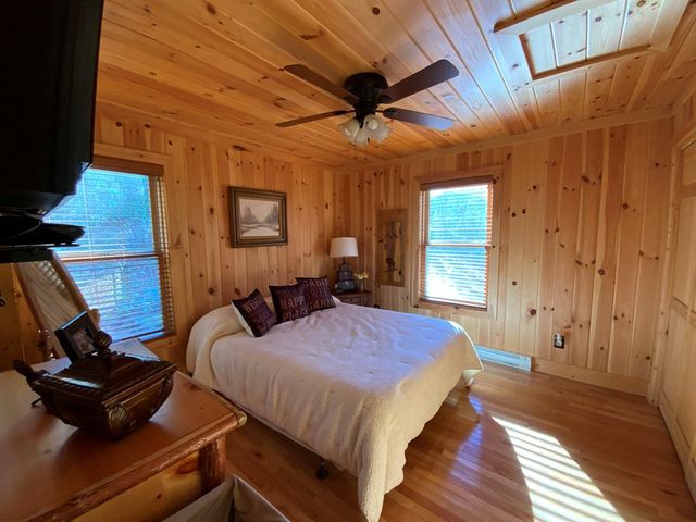 60 Porterfield Gap Road, Robbinsville, NC 28771