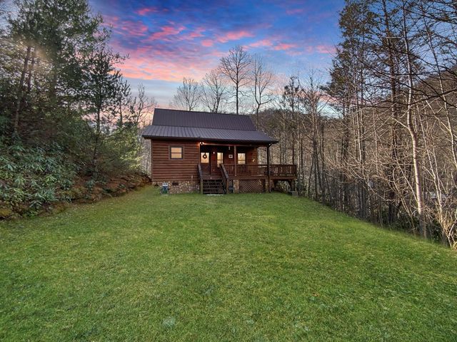 60 Porterfield Gap Road, Robbinsville, NC 28771