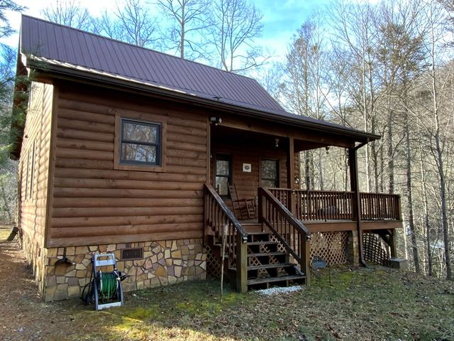 60 Porterfield Gap Road, Robbinsville, NC 28771