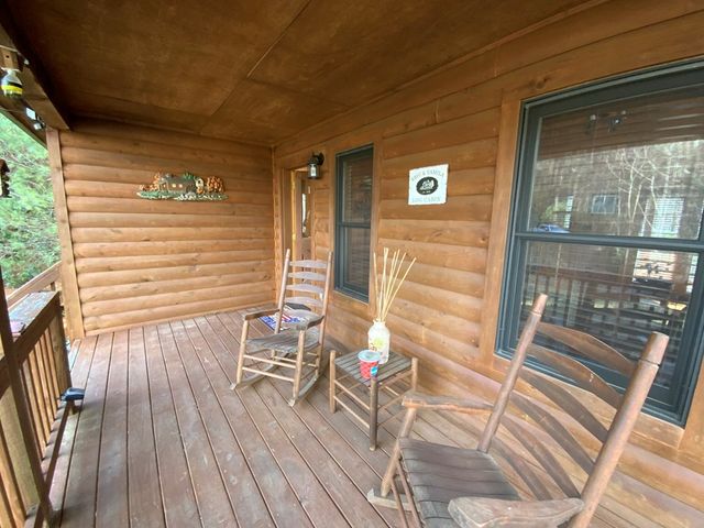 60 Porterfield Gap Road, Robbinsville, NC 28771