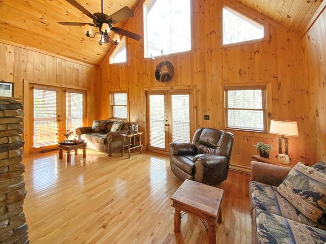 60 Porterfield Gap Road, Robbinsville, NC 28771