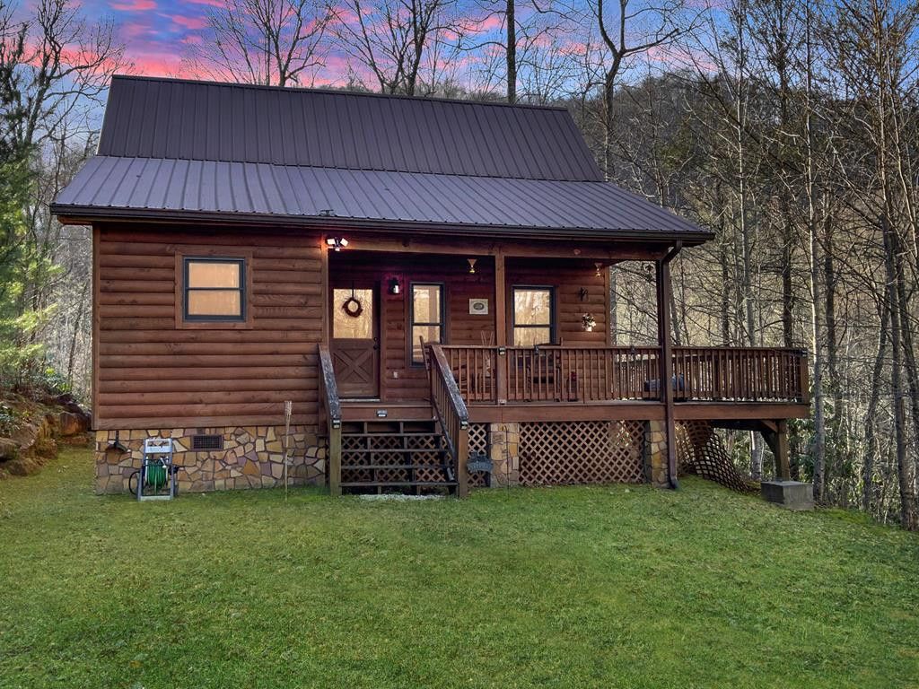 60 Porterfield Gap Road, Robbinsville, NC 28771