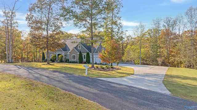 403 Autumn Lane, Rainsville, AL 35986