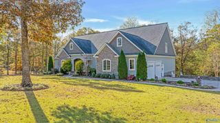 403 Autumn Lane, Rainsville, AL 35986