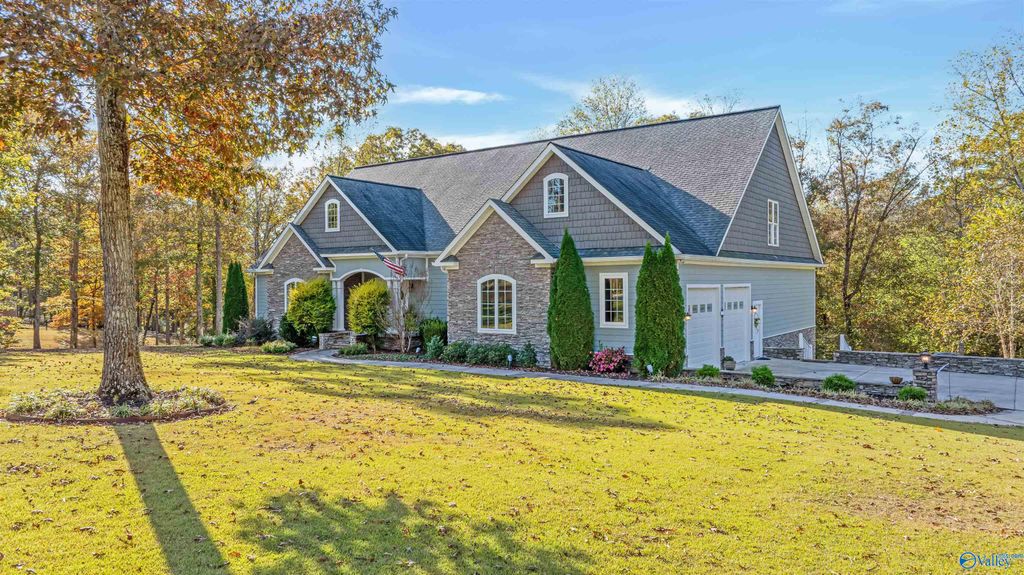 403 Autumn Lane, Rainsville, AL 35986