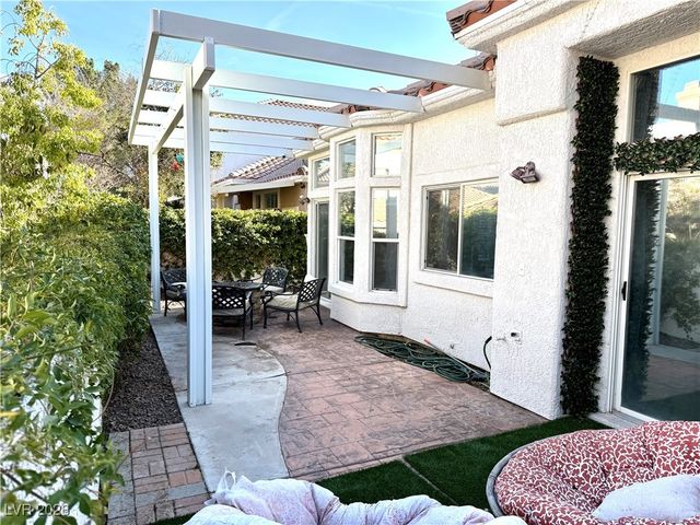 9208 Sunnyfield Drive, Las Vegas, NV 89134