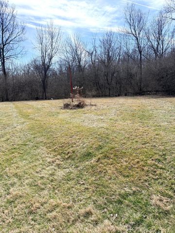 2705 Ash Drive, Springfield, OH 45504