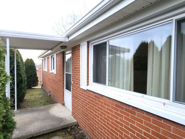 2705 Ash Drive, Springfield, OH 45504